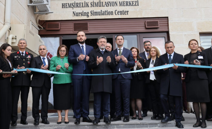 Hasan Kalyoncu Üniversitesi’nde Hemşirelik Simülasyon Merkezi ile İleri Araştırma ve Uygulama Laboratuvarı Açıldı (1).JPG